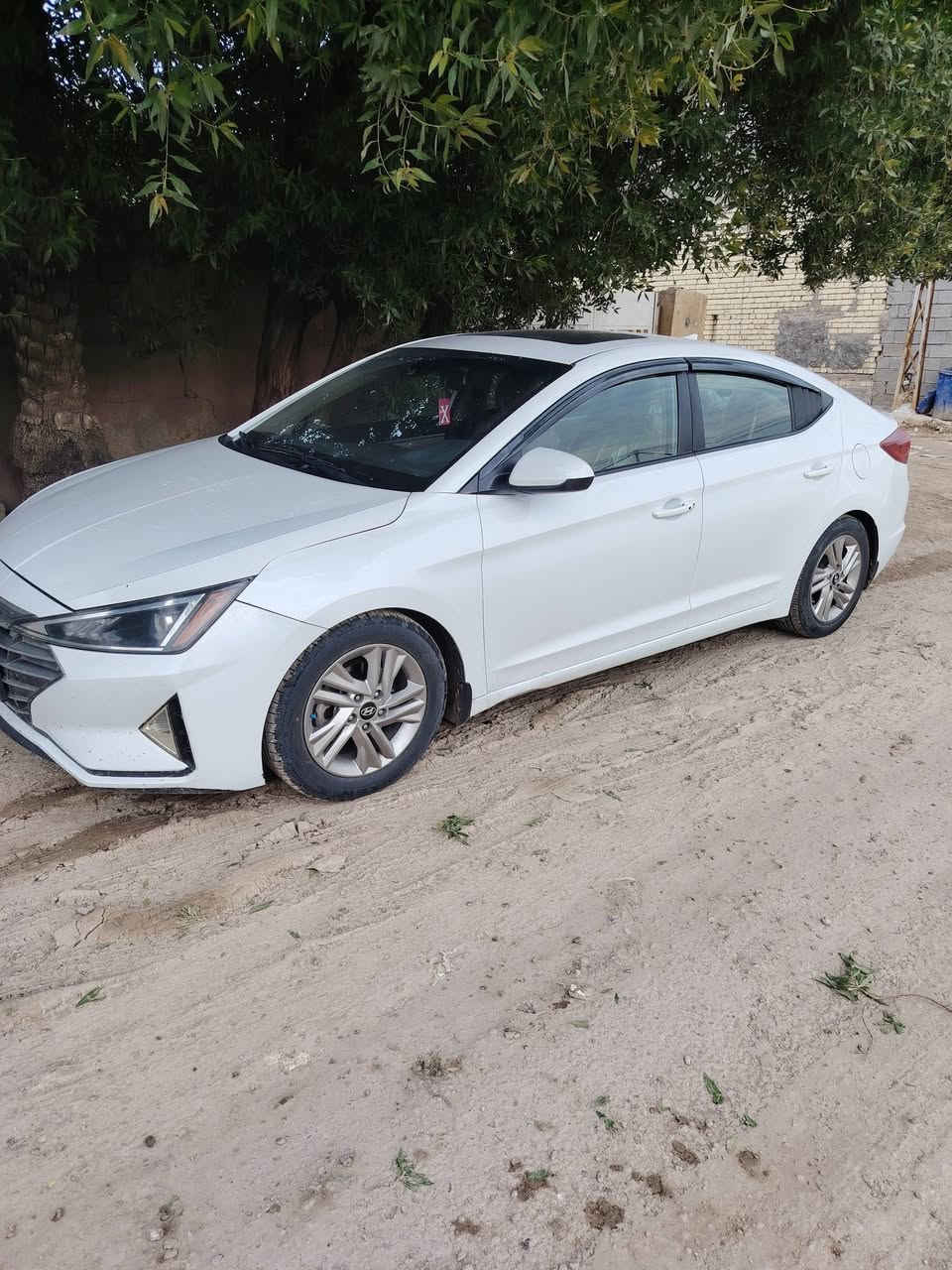 سياره اللنترا موديل 2019
كامل مواصفات 
بصمه 
تحكم 
رادارات 
تبريد ثلج 
تدفئه
بانوراما 
تدفئه كشنات 
بعد هواي بيها مواصفات حلوه 

حادثها مثل ماموضح بالسونار فقط البنيد ماواصل لا للشاصي ولا للقود 

***********
