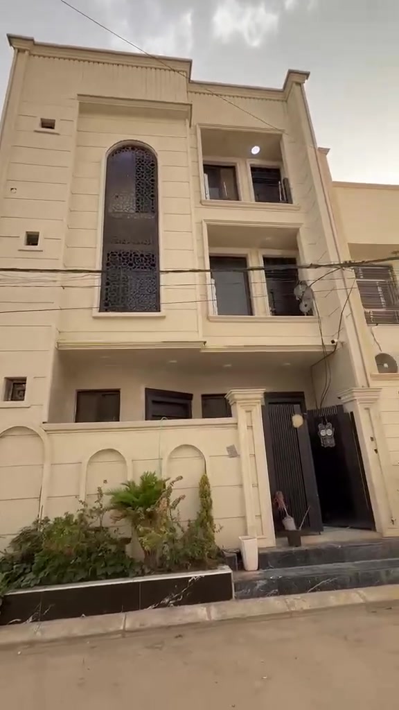 بيت للبيع مساحة 100متر 3طوابق حديث بناء درجه أولى شارعة 14 م  زراعي سند 25 
العنوان قرب فندق البارون بظهر حسينية الظالمي
لمزيد من المعلومات التواصل خاص او ع الرقم 
***********
