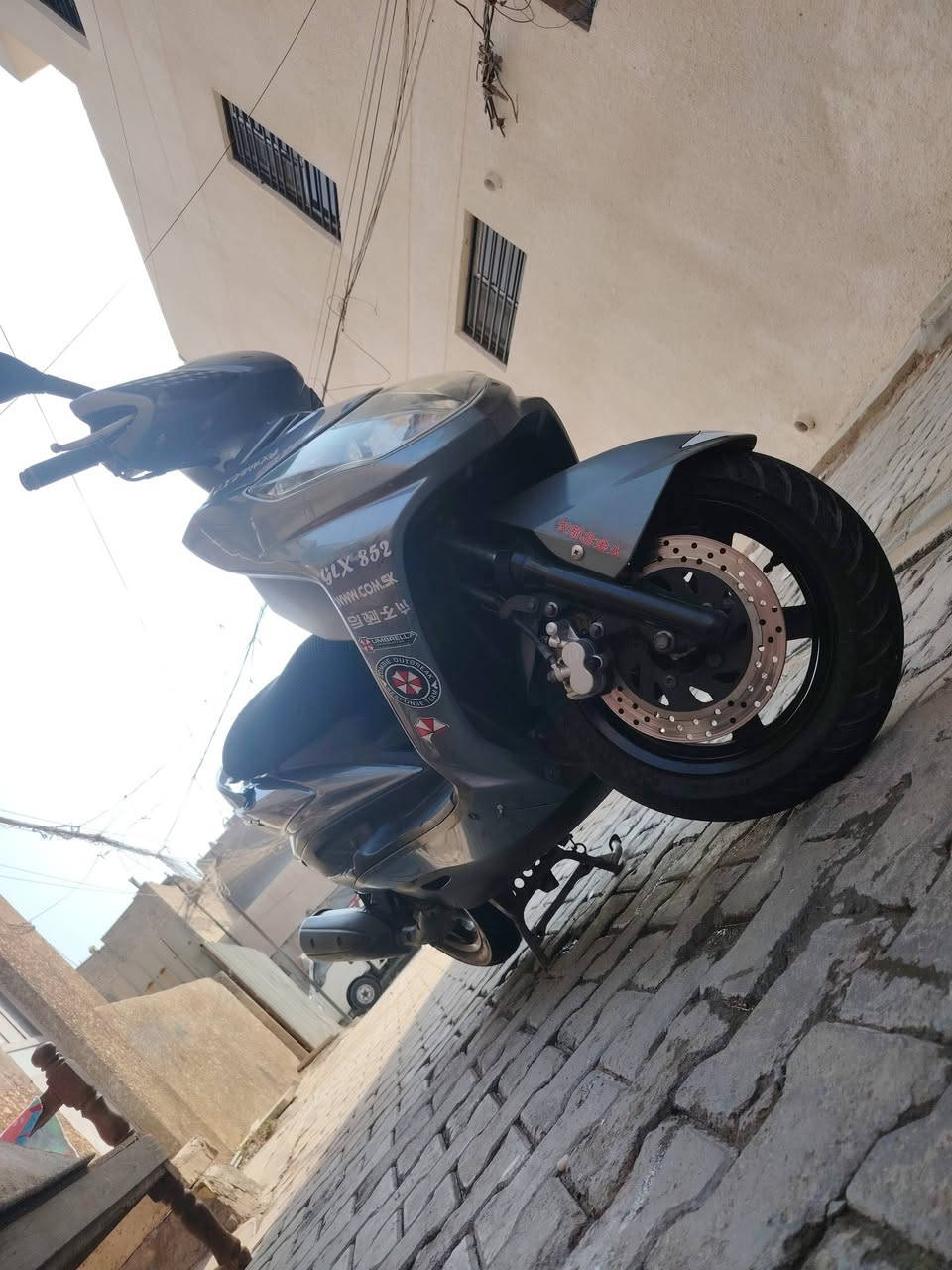 السلام عليكم شباب سكنس رمبة مكينة بلادي كفرات بلادي دراجة كاملة خير من الله مابيها اي نقص بس بيهة طفية من تهد البانزين شني سبب ماعرف سعر خاص ***********
