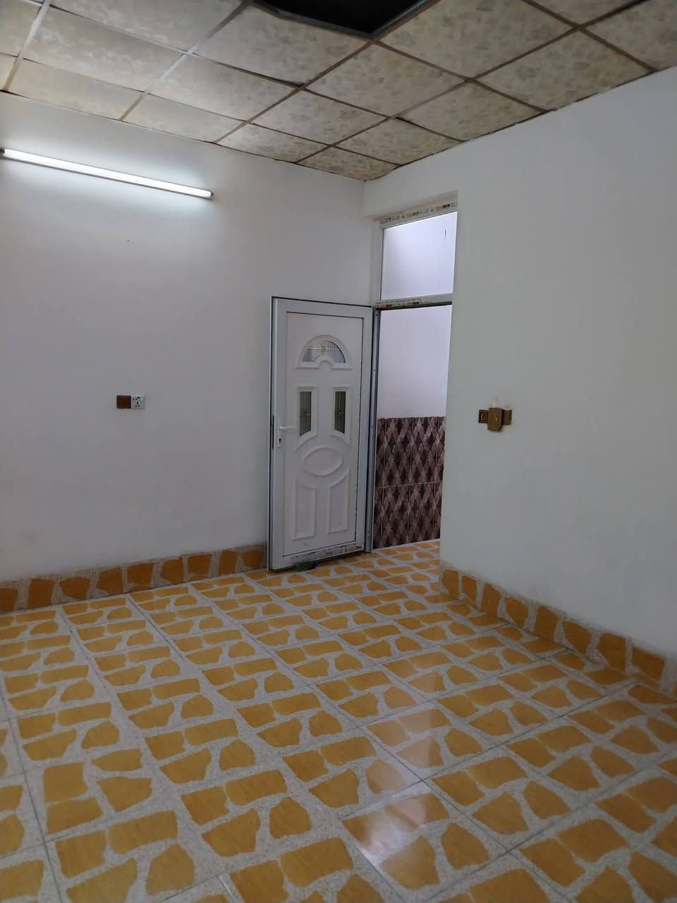 دار للايجار طابق ثاني 100م
 سعر 170الف ماء وكهرباء على صاحب الدار 
 كركوك حي العسكري قرب مدرسه الشروق القديمه 
 للتواصل
***********
*********** ابو مصطفى يايجلي
