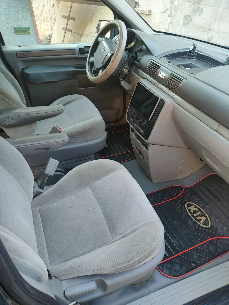 السلام عليكم لبيع أو مراوس حسب القناعه سياره فورد فري ستار كير مكينه جديده صدر نص  تايرات نضيفه سياره بلاديه لا ضربه ولا صبغ ***********او***********واتساب فقط
