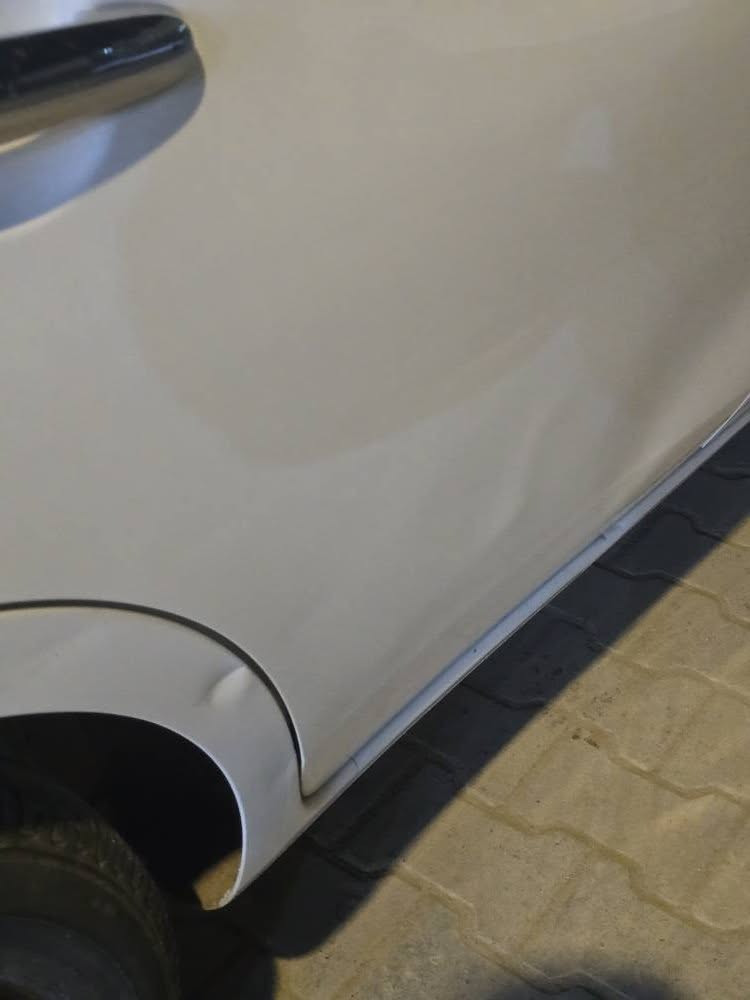 صني موديل ٢٣ سيارة ماشية ٣٨ الف سيارة نظيفة تخم تايرات جديد كفالة كير ومحرك و حدادية 
شاشة اندرويد تبريد و تدفئة
بيها رصعات بجهة العبري موضحة بالصور و مبدلة عرضانية فقط
سعر ١٢٠ وبيها مجال 
رقم :
*********** البصرة, العراق
