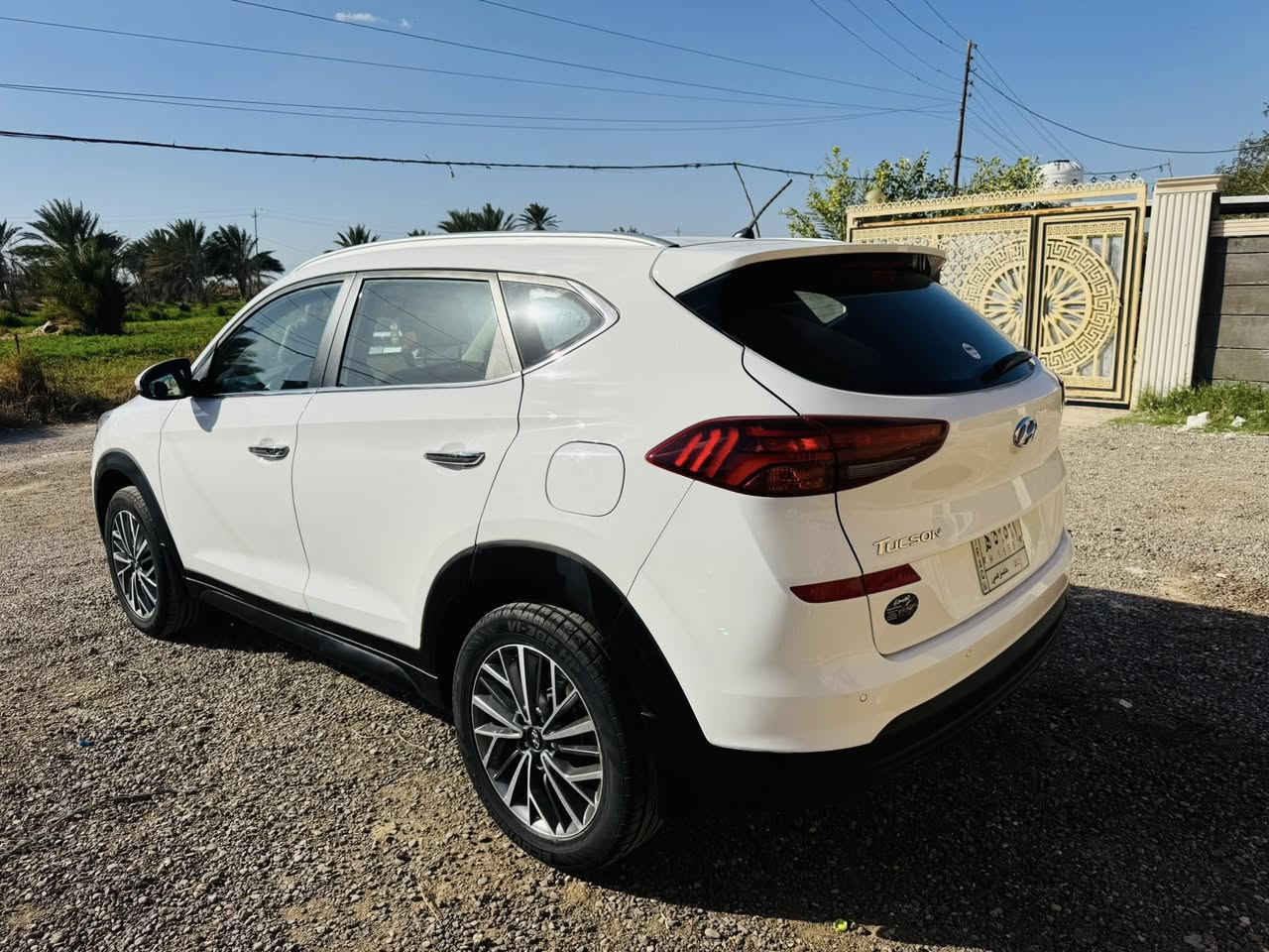 السلام عليكم للبيع توسان خليجي موديل 2019 خليجي مكفوله من الصبغ والضربه بيه شبر باب السايق بارد والباقي مكفوله فول مواصفات ماعدى الفتحه ماشيه 86الف السياره جديده ماناقصه اي شي رقم بغداد بسمي مكينه وكير حداديه مكفول السياره جديده احلى من الصوره السعر 205 وبيه مجال للاستفسار الاتصال بالرقم *********** مكانه بابل قرب سيطره الاثار
