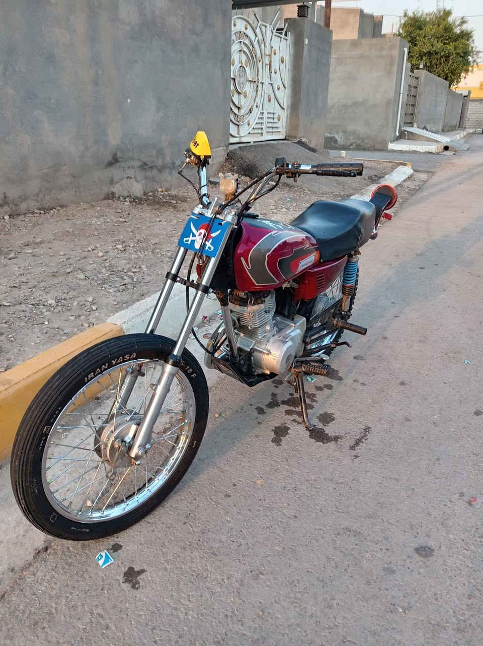 سلام عليكم شباب دراجه للبيع نامه سيجي دراجه شلعه ومعدل مكان اديالى بعقوبه السعر 350وبيهه مجال حك الحيه رقم بس وتساب ***********
