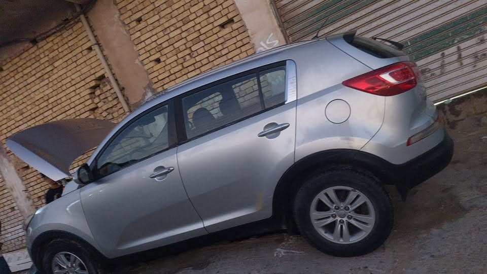 السلام عليكم سبورتج ٢٠١٣ سلفري رقم بغداد مشروع وطني تحويل مباشر بيها رشات صبغ باكثر من مكان بسبب الجراد وجاهزه من كلشي عوزها كمبريسر سعرها ٩٨ ورقة مكانها بمركز الناصريه وهذا رقمي لاي استفسار ***********
