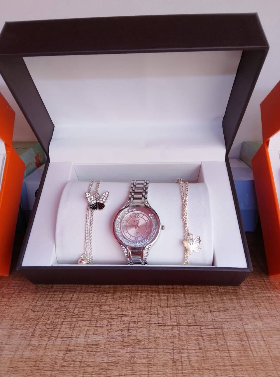 وصلت الهدايا الجديده بأسعار مناسبة توفرت عند اكسسوارات زمردة بسمايه داخل المجمع يالترفيهي قرب باب الدخول للجم النسائي  ❣️ يوجد توصيل ❣️ مبقى شي لعيد الحب ☺️


**إذا كنت صاحب هذا الإعلان وتريد حذفه لأي سبب، رجاءا أرسل رسالة إلى الدعم الفني**