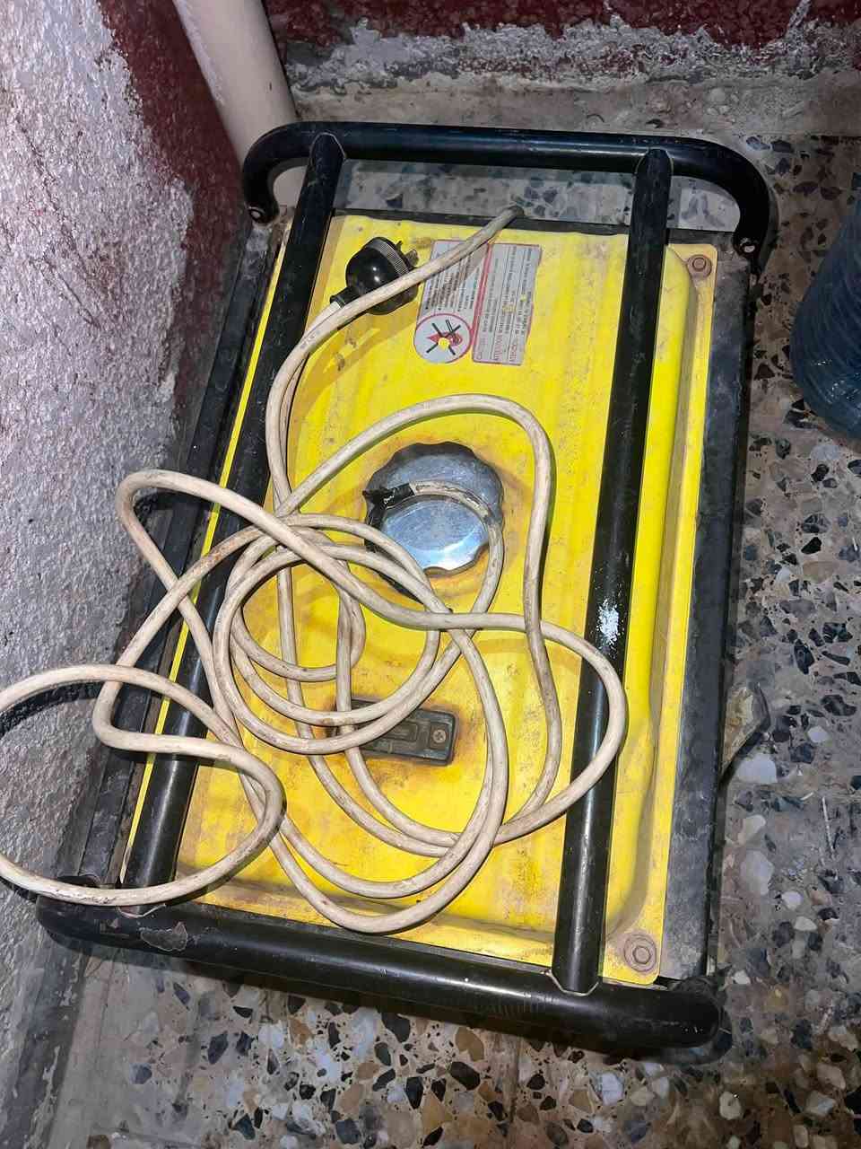 مولده للبيع 10امبير السعر 100 وبيها مجال بيع مستعجل
مكانها حي اور 
***********
