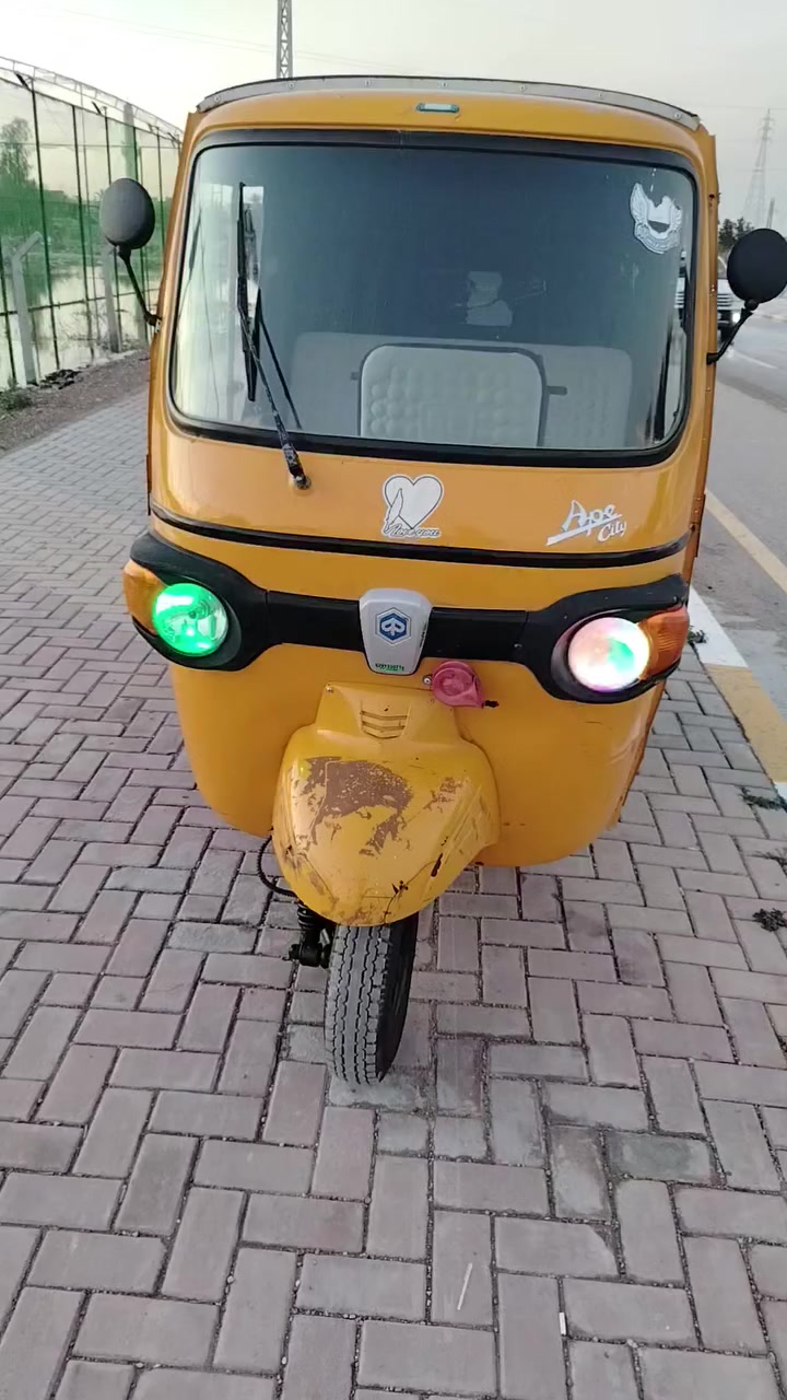 تكتك بياجو 18 جديده نظافه 95٪ اوراق اصولي
التكتك مابيها ولا نكطه خياس ولاتعمير على البلاد
كهربائيات شغاله مكينه تجفيت عام جديد
باتري جديد انديكو بالكارتون كوري الاصلي 
مسجل جديد بالكارتون مع سماعات 
دوشمه جديده بعد محد طاخه
جادر جديد +سلف جديد الاصلي 
كلج جديد +صليب جديد 
حتى تبديله دهن جديده وتفويلة بانزين 
التكتك جاهزه من كلشي تصعد وبوجهك للشغل خير من الله ماتذب عليها ولا ربع التكتك متعوب عليها وصارف عليها هواي مال جناي 

السعر 1800 وبيها مجال 

موبايل *********** 

مكاني ديالى بعقوبه
