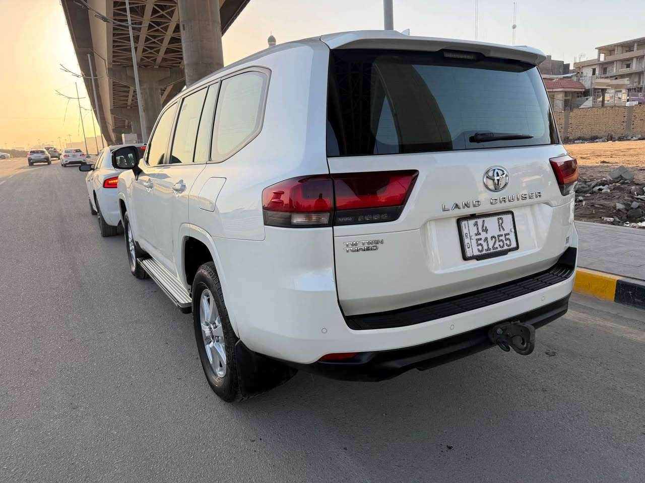 سلام عليكم 
للبيع لاندكروز موديل 2024   مكفولة كفالة عامة من كلشي 6سلندر 4000 ديزل كاز
مواصفات السياره ماشيه 94،000 الف 
3 قطع تبريد 
جامات تصعد وتنزل كهرباء اوتو 
مري كهرباء وشفط 
نضام SPORT
نضام OTOhold
نضام صعود الجبال 
نضام المنحدرات 
داخل جلد بيجي 
بك لايت LED 
كامرات خلفية 
حساسات أمامية 
حساسات خلفيه 
سياره جديدة حيل
مكان السيارة البصرة
السعر عند لاتصال  /*********** البصرة, العراق
