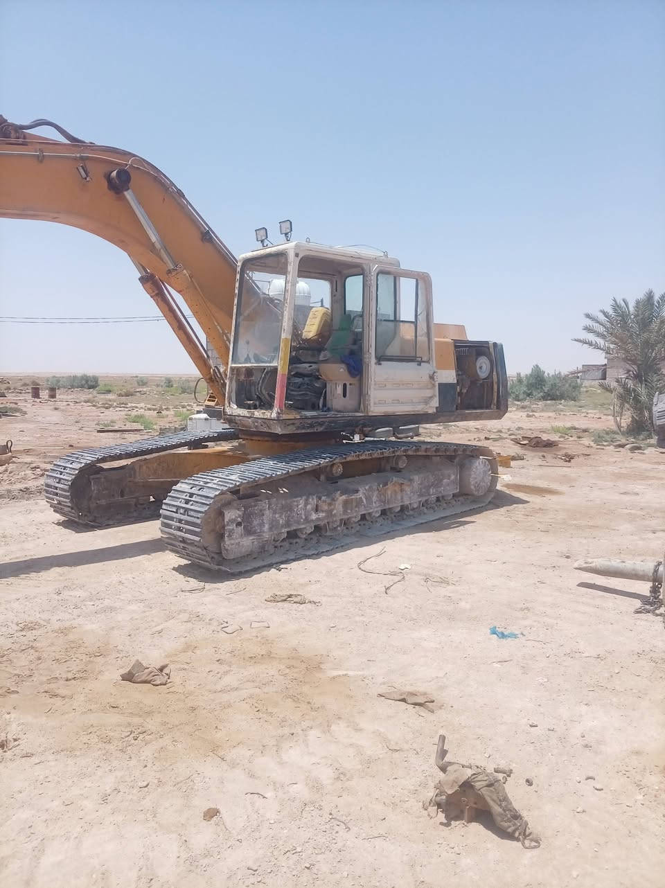سلام عليكم حفاره كومادسو داش 5 حجم 210 لبيع جاهزه لشقل وياه جك وكيله الاستفسار اتصل ***********
