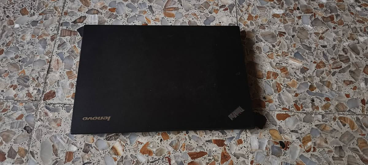 لابتوب لينوفو l450 نظيفة بدون مشكلة المعالج core i5 جيل 5 الهارد 256 ssd الرام 8 جيجا كرت الشاشة مدمج السعر 120 الف قفل العنوان بغداد مدينة الصدر للتواصل واتساب ***********
