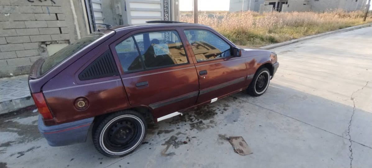 اوبل كاديت موديل 1991
سنوية 2029 تريد تحويل تريد وكالة
كابون بانزين بيها تبادل صبغ عام 
وايرمنية كلها شغالة طخم جديد مكينة مابيها شي استيرن بور
سعرة 25$
***********
