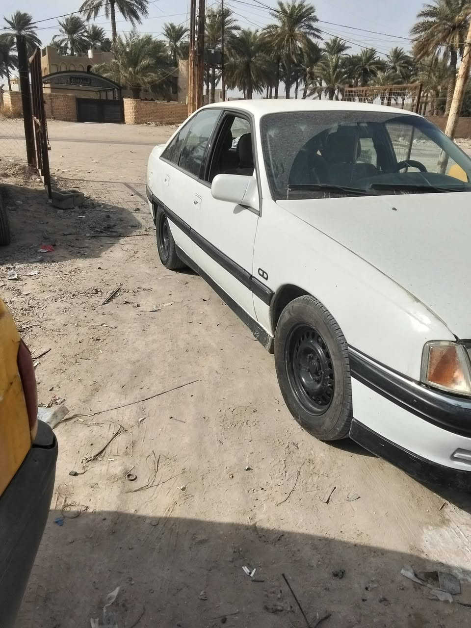 السلام عليكم اوبل اوميجا للبيع جير ومحرك غير من الله تخوم تاير نظيف مكاني دوره هو رجب السعر 35 وبيها مجال ***********
