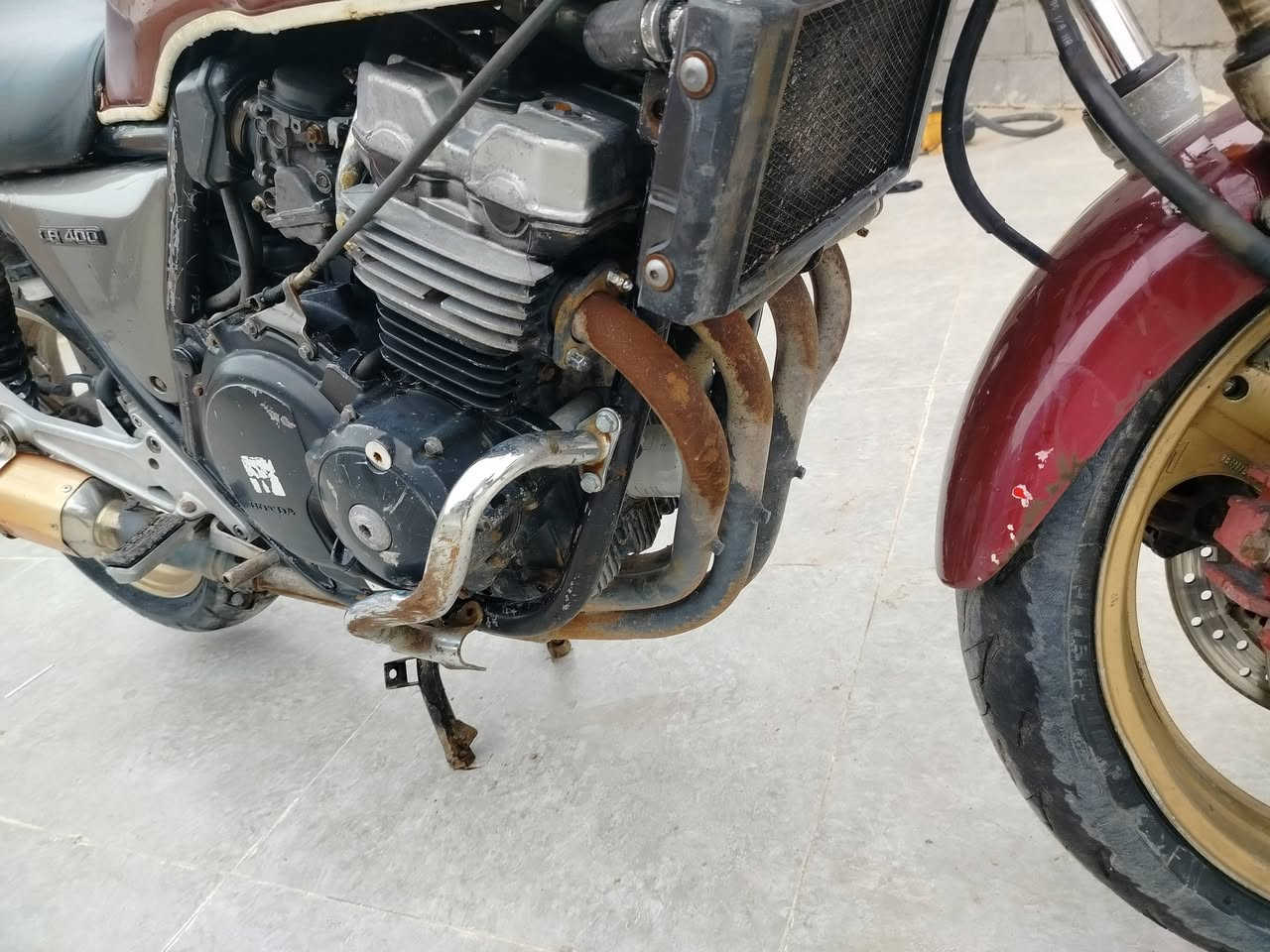 للبيع سي بي فور شغالة اوراق كاملة الدراجة ما مفتوحة نقص بس تحكم الكهرباء العنوان ديالى جديدة الشط السعر 12 رقمي ***********
