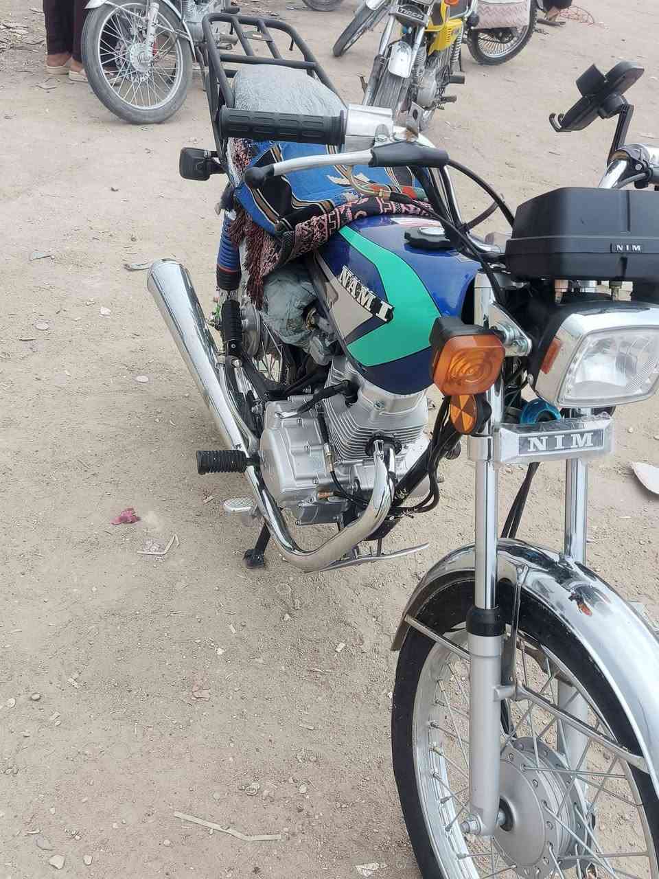 سلام عليكم عيني دراجه اربعه كير
موديل 27
ما مفتوح بيه برغي 
الدراجه خير من الله ما بيه اي نقص تجي تفحص وتشوف بعينك سعره 725اوبيه مجال قليل 
رقم الموبايل ‏‪***********‬‏
رجان لا تكسر بل سعر
