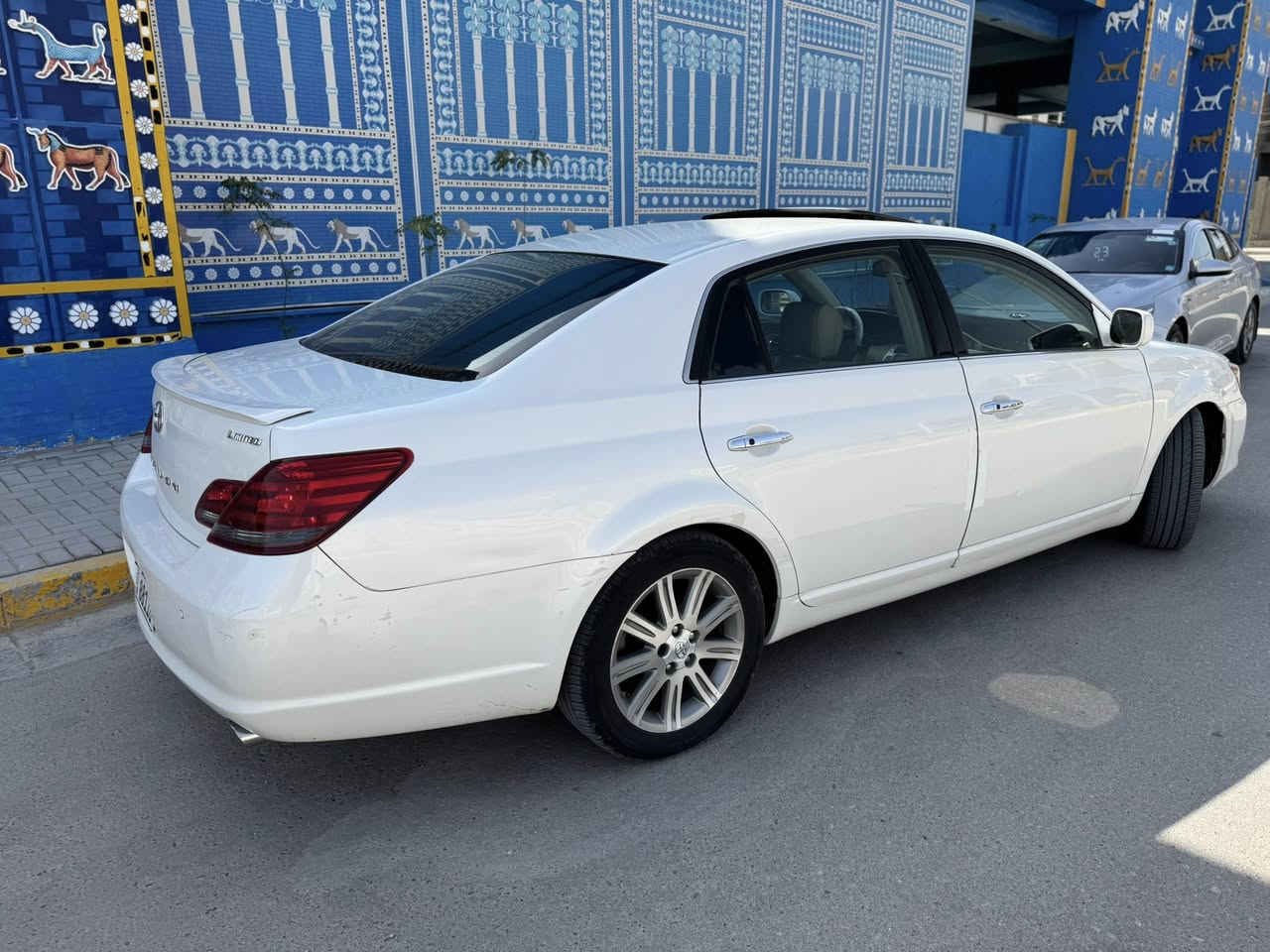 افلون 2008 خليجي 
بدون صبغ 
مكينة جديده مع كامل التفرعات 
تبريد جديد 
حداديه 100‎%‎
بيه باب الصدر مبدله نفس اللون 
بأسمي مكاني الديوانية 
140 
***********
