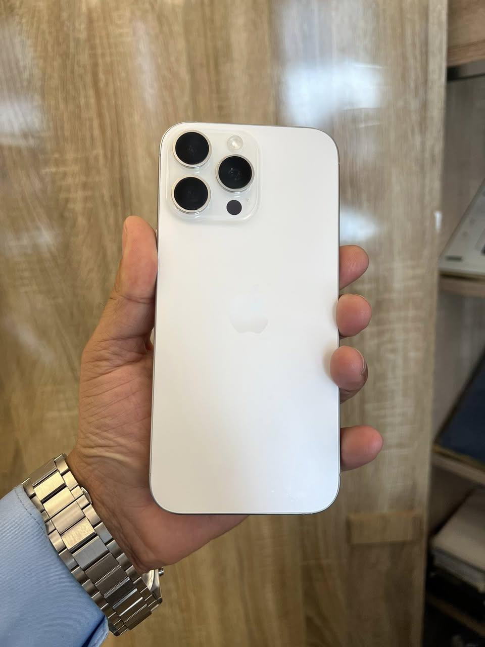 السلام عليكم
١٦ بروماكس ذاكرة ٢٥٦
بطارية ١٠٠ دورات ٢٥١
شريحة الكترونية e sim 
الجهاز كامل ملحقات كارتون وكيبل ممستخدم
مكفول من الفتح والخلل وبي ضمان شكد يعجبك
السعر مليون و٢٥٠ مجال قليل
مكاني زيونة
***********
