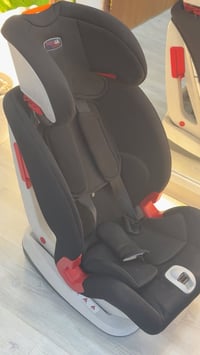 كرسي سيارة • جديد • لحد ٨ سنوات