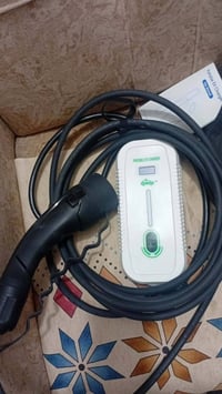 شاحن سيارات • ١٦ امبير