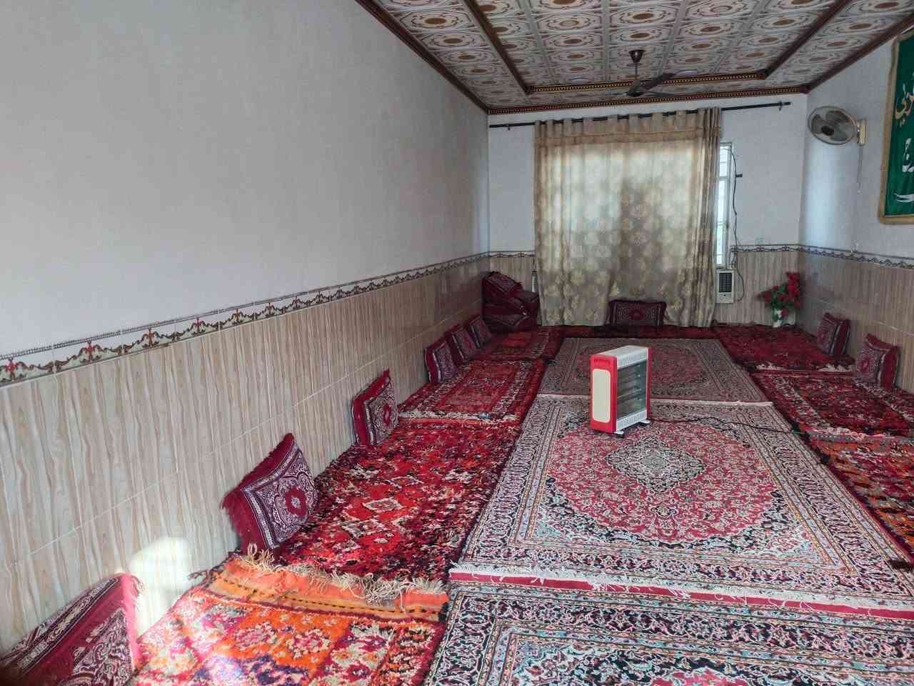 يا الله ارض زراعيه6 دونم عقد35 مجدد عشره سنه مع بيتين مع بستان الباقي تزرع حنطه وشلب بالنجف ناحية الحريه سعر 175 مجال قليل استفسار***********
