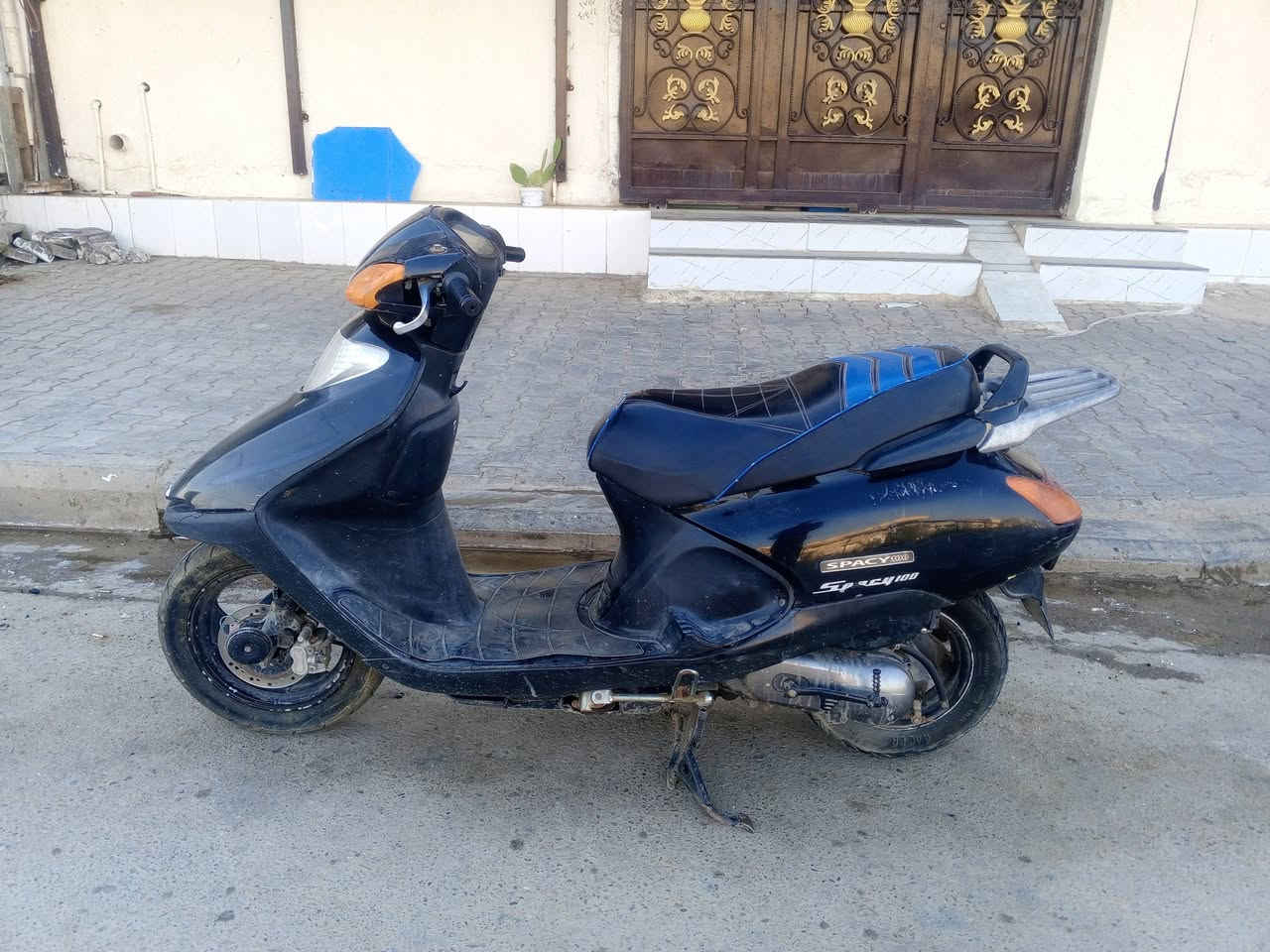 سبيسي للبيع دراجه نضيفه مكينه مبدل بس بلاستيك ولف فقط سعر 550 رقمي ،***********
