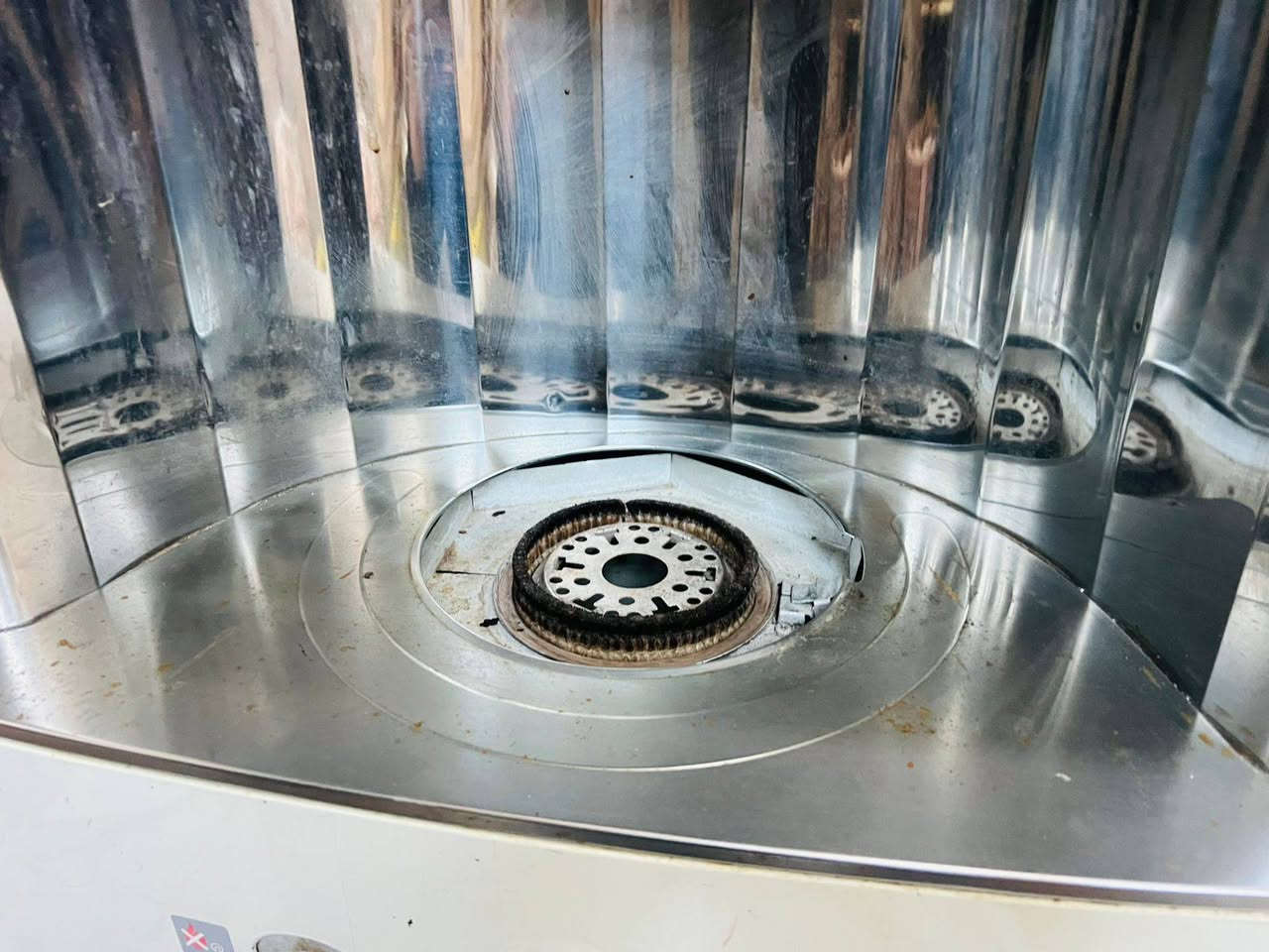 السلام عليكم  صوبه نظيفه شغاله وعالفحص  كوريه اصليه فتيله جديده للبيع ٧٥ ابوخستاوي شارع الغسل
***********
