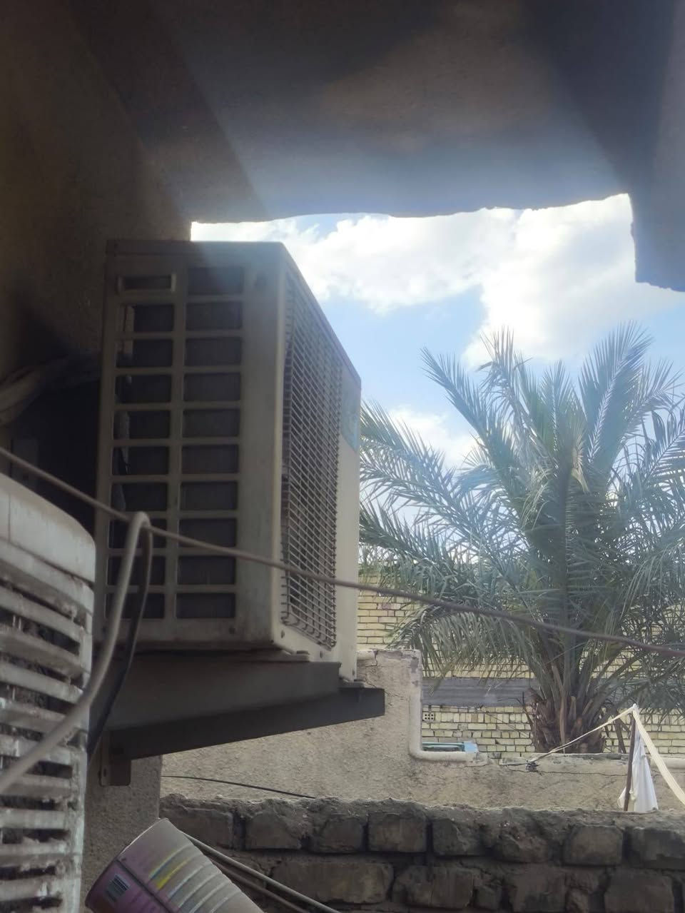 سلام عليكم عندي هذا السبلت  واحد طن ميديا ما داخل تصليح غاز بلادي مشدود حاليا و عل فحص سعر ١٧٥ مكاني بغداد الرصافه رقمي ***********
