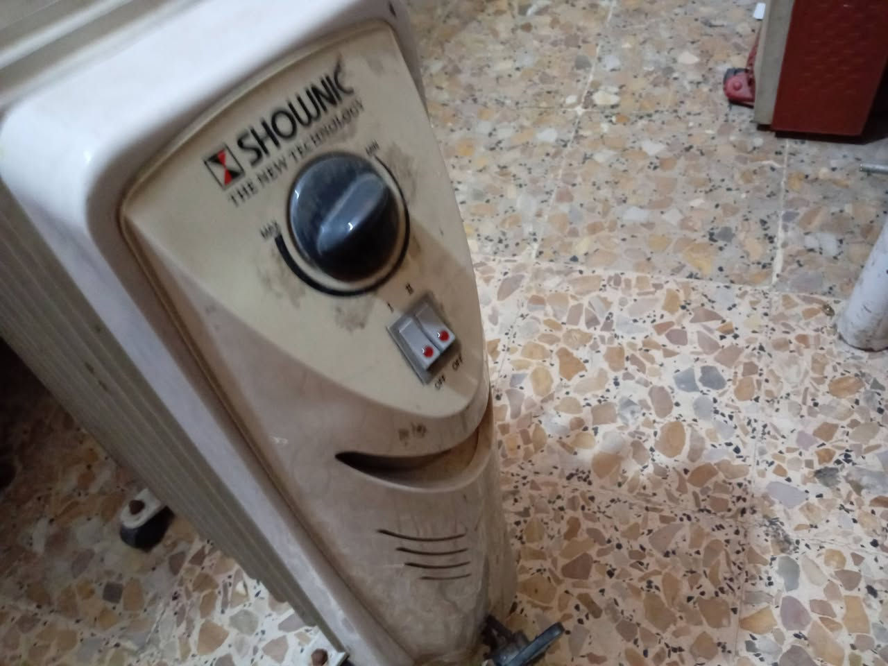 صوبه زيتيه للبيع سعر ٥٠الف للاتصال ع رقم تالي ***********
