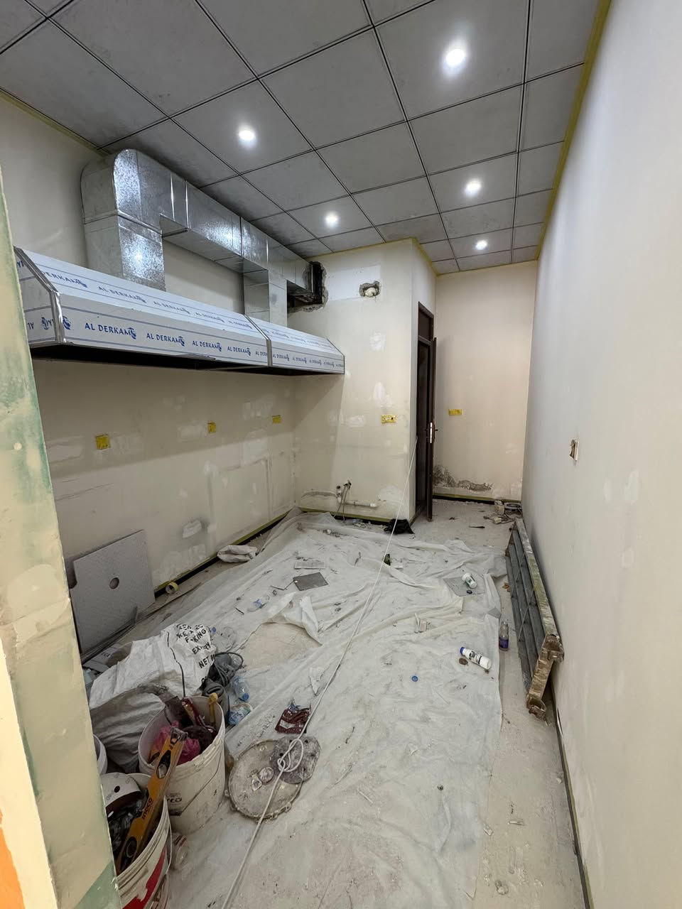 موجود هود سل ستيل و عازل طبقه  استيل بديل سيراميك وميز ستيل للبيع ***********
