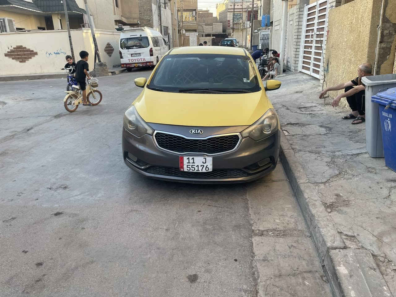 السلام عليكم فورتي ٢٠١٥ للبيع السياره جاهزه مابيه اي نقص سعرهه ٨٨ وبيه مجال حك الجيه مكاني شارع فلسطين 
رقم الهاتف ***********
