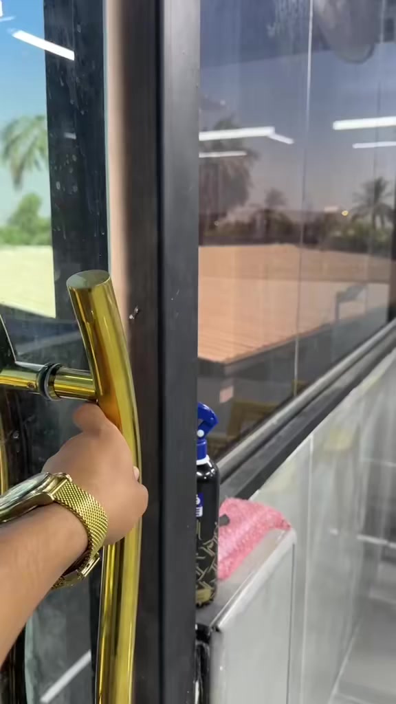 مزرعه نهر الحياه الشاطيه ⸻

🌙🔥 لا تفوّت حجزك في رمضان 🔥🌙

مزرعتنه على نهر نهر دجلة 🌊

إذا تريد إفطار مختلف هذا العام…
الهدوء + الطبيعة + الخصوصية كلها بمكان واحد ✨

🏊‍♂️ مسبح داخلي حار (خصوصية كاملة)
🌴 حدائق خضراء واسعة
🛋 جلسات عائلية راقية
🌊 جلسات مباشرة على نهر دجلة

⸻

⚠️ تنبيه مهم:
الأماكن محدودة جداً يومياً
وأغلب أيام رمضان تبدي تمتلئ من هسه!

إذا تأخرّت… غيرك يحجز مكانك.

⸻

🎁 مناسب لـ:
 • إفطار عائلي
 • تجمع أصدقاء
 • مناسبات خاصة
 • جلسات تصوير رمضانية

⸻

📞 الحجز يكون حصراً عن طريق الاتصال
***********

🚨 الحجز يثبت بعد العربون فقط
🚨 لا يوجد حجز مبدئي بدون تأكي
