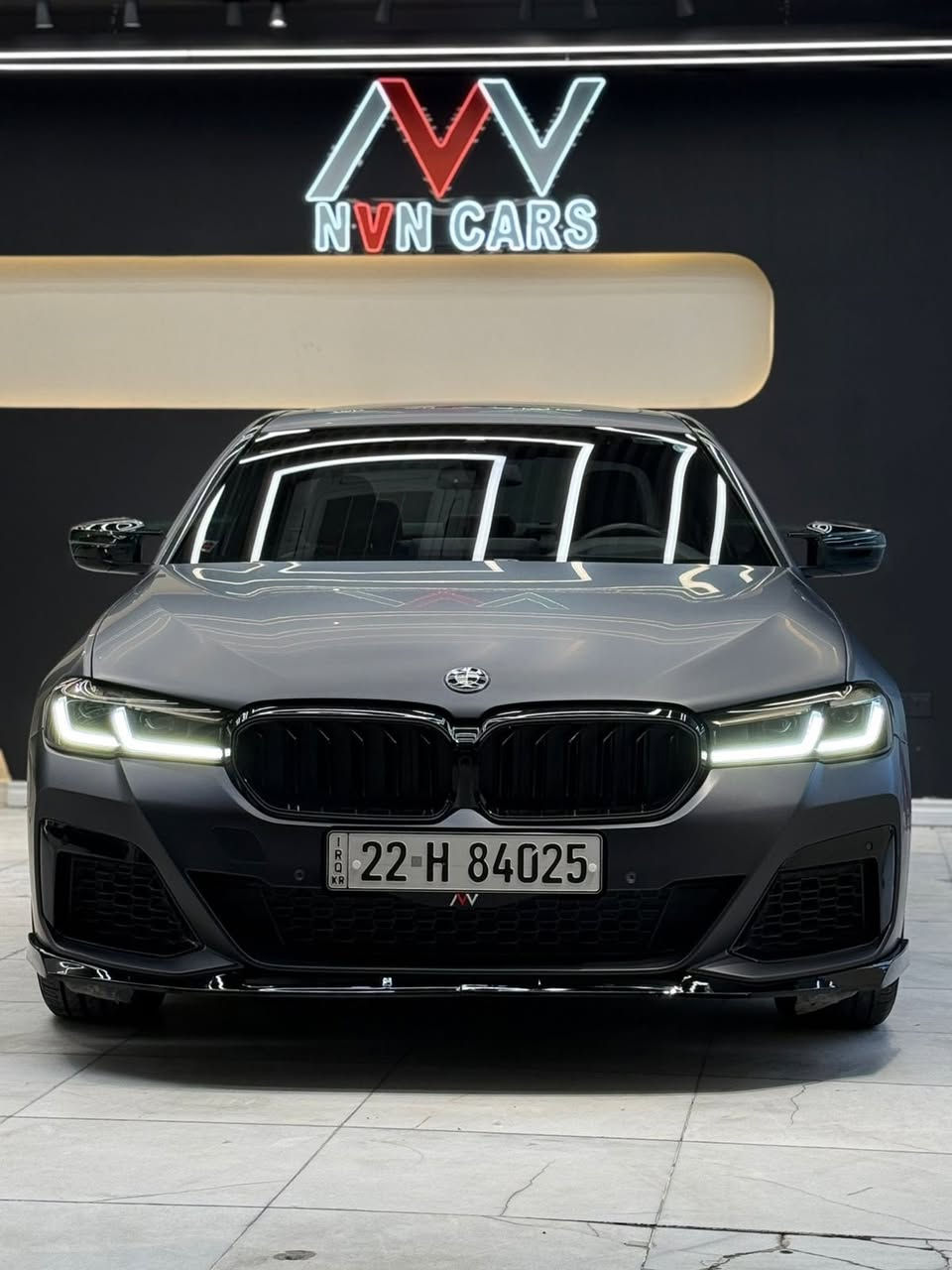 Bmw 540i 2021
3.0L twin turbo 52000 km 
السيارة مغلفة ppf طافي يم nvn
سيرفس يم العروش 
سلايد 
كشنات جلد 
كشنات فل تحكم 
تدفئة كشنات 
خزن وضعيات قيادة
تحديد مسار 
حساسات داير ٣٦٠
داتا شو 
تحكم بالايماءات
اربع وضعيات قيادة
جنطة شفط 
و باقي مواصفات ال Bmw 
حادث قطعة وحدة جاملغ جهة السايق بدون دواخل 
بدون ايرباك 
السعر 38,500 $
بغداد منصور او اعظمية
***********
