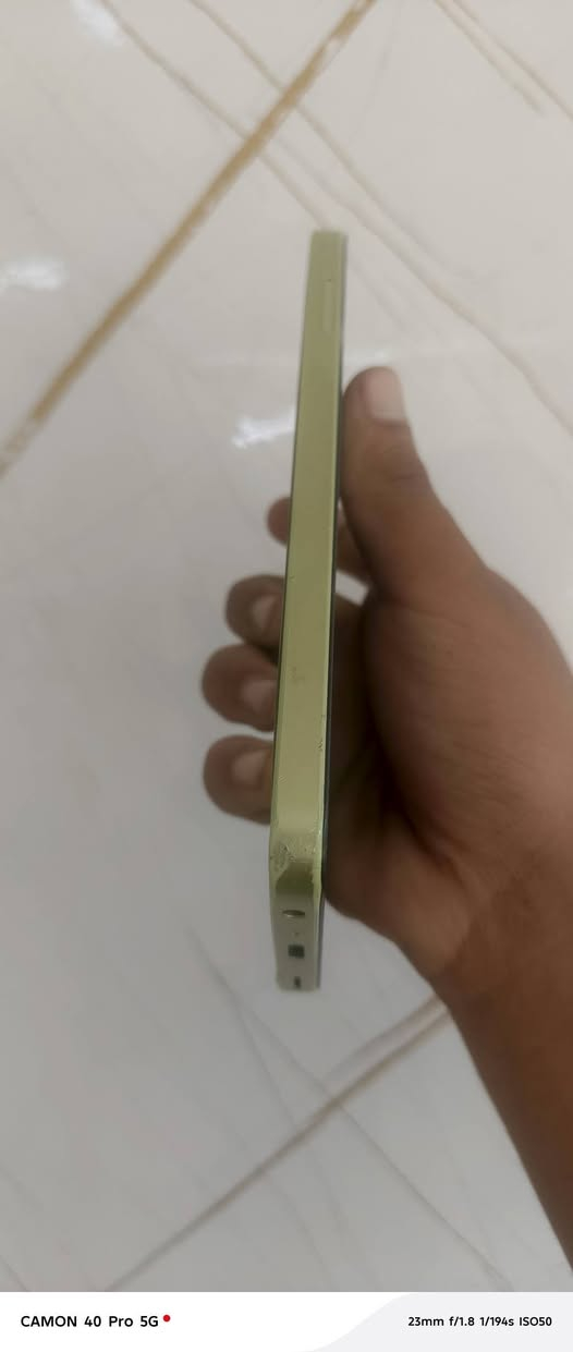 سلام عليكم A25 ذذاكره 128جااهاز نضيف بس شاشه مكسوره واصح كدامك واتساب ***********
