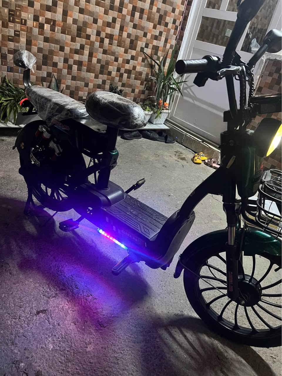 مانتۆر شەحن حجم ٢٠بلوتوز ساشە ئای پاد زۆر خاوێنە شکاوی نیە زۆر نەرۆیشتوە بەشەرتە پێنج پاتریە أربيل, العراق


**إذا كنت صاحب هذا الإعلان وتريد حذفه لأي سبب، رجاءا أرسل رسالة إلى الدعم الفني**