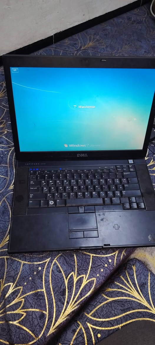السلام عليكم 
لابتوب ماركة دل للبيع سعر 150,000
 كمبيوتر محمول طراز Dell Latitude E6400. 
المعالج: Intel Core 2 Duo CPU P9600 @ 2.66GHz.
ذاكرة الوصول العشوائي (RAM): 2.00 جيجابايت.
نظام التشغيل: Windows 7 Ultimate، 64-bit  
ملحقات كيبورد خارجي + ماوس +شاحنه بيها تقطيع شويه
للتواصل ***********
