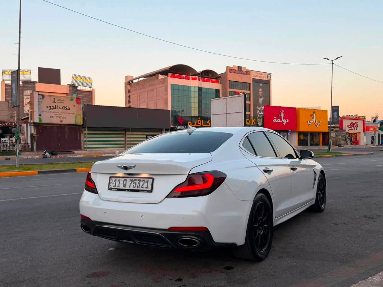 🔥 للبيع جينيسس G70 3.300t.tسبورت 2019🔥
جينيسس G70 سبورت 3.3 تيربو
موديل 2019
مكينة V6 سعة 3.3 توين تيربو
🏎️ دفع خلفي
 گير أوتوماتيك 8 سرعات
🖥️ عداد ديجيتال 3D قياس 12.3 إنچ
 اللون أبيض
🇮🇶 رقم بغداد

💥 السيارة سبورت وفخمة، ومكينتها الـ3.3 توين تيربو معروفة بقوتها وأدائها، والدفع الخلفي يخلي سواقتها ممتعة ورياضية، غير شكل الـG70 المميز والمرتب.

🔧 تفاصيل المكينة والأداء:
• V6 سعة 3.3 لتر توين تيربو
• سعة 3,342 سي سي
• قوة تقريباً 370 حصان
• عزم تقريباً 510 نيوتن.متر
• گير أوتوماتيك 8 سرعات
• دفع خلفي RWD
• تبديل گير من المقود Paddle Shifters
• وضعية قيادة سبورت
• تعليق رياضي
• جنوط سبورت 19 إنچ
• بريكات رياضية

🖥️ المواصفات الداخلية:
• عداد ديجيتال 3D قياس 12.3 إنچ
• شاشة وسطية للترفيه والملاحة
• شاشة معلومات وتحكم
• تحكم من الستيرن
• تشغيل زر
• دخول ذكي
• تكييف أوتوماتيك
• كاميرا خلفية
• حساسات ركن
• شحن لاسلكي للموبايل
• مقاعد جلد سبورت
• مقاعد كهربائية
• ذاكرة كرسي السايق
• تبريد وتسخين المراتب
• فتحة سقف
• مثبت سرعة
• Apple CarPlay وAndroid Auto

🛡️ أنظمة الأمان:
• ABS مانع انغلاق البريكات
• EBD توزيع إلكتروني للبريكات
• ESC نظام الثبات الإلكتروني
• Traction Control مانع الانزلاق
• TPMS مراقبة ضغط التايرات
• مراقبة النقطة العمياء
• تحذير مغادرة المسار
• تحذير اصطدام أمامي
• فرملة طوارئ
• مثبت سرعة
• حساسات أمامية وخلفية
• كاميرا خلفية

السعر : 159 وبيها مجال وماكو هيج سعر بل سوك كله 🔥

الحادث: ( جاملغ وبنيد صبغ والجاملغ الثاني كلير وجاملغ خلفي بل عراق صار )
 🇮🇶
العنوان بغداد المنصور 

📞 للاستفسار والتواصل:***********
