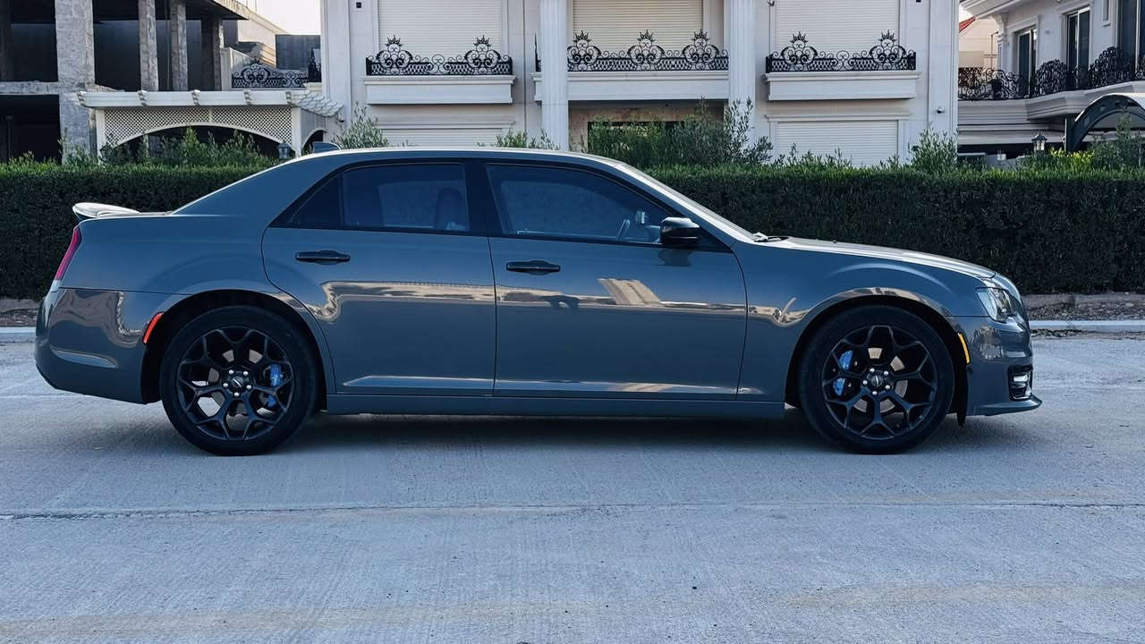 السلام عليكم
اوباما 2019 

مواصفات  S 

فول عدا البانوراما 

تويل 
كشنات جلد 
كشن كهرباء 
هيترات بالكشن 
بجم عريض 

جاهزه بدون اي نقص 

السياره كلين بدون صبغ بدون بارد 
حتى الدعاميات  بشرط 

السعر 260 ورقه 

***********
