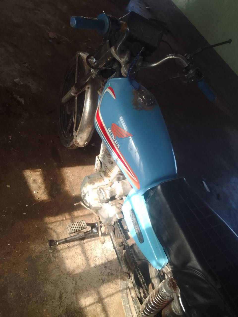 سلام عليكم موطور ايراني للبيع  سعره 200 بيه مجال ***********
