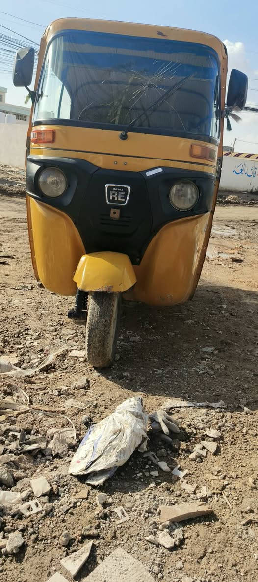 سلام عليكم تكتك للبيع كفاله محرك وكشر ماناقصهه كلشي كبل للشارع مديل ٢٠١٩اوراق ستنساخ المكان الحمزه الغربي سعر ٤وبيهه مجال حك الجيه***********
