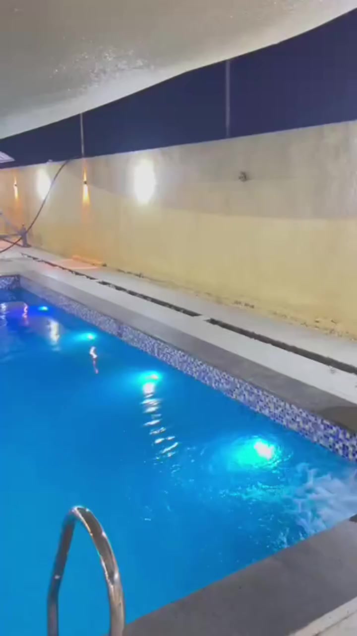 *📌 مزرعة ارض النحلة🐝 العائلية 🏡*  
*موثقه في تطبيق اجرلي ✅
*كافة وسائل الراحة والترفيه بمكان واحد 😊*

اجمع عائلتك وأحبابك وعيشوا أجواء لا تُنسى في مزرعة ارض النحل.

*✨ مميزات المزرعة:*
🔹 *مسبح كـبير*
مسبح زغير الأطفال 🏊🏻 نظيف ومجهز للعوائل  
🔹 *3 غرف نوم + صالة كبيرة* مكيفة بالكامل 🏘️  
🔹 *مطبخ داخلي ومطبخ خارجي* مجهز للطبخ والشوي 🥘🍚  
🔹 *شواية سمك مع كافة ملحقاتها* 🍖🍗🍢  
🔹 *مراجيح وألعاب للأطفال* 🎡⛱️ آمنة وممتعة  
🔹 *منضدة تنس* 🏓  
🔹 *فيشة* 🕴🏻  
🔹 *سماعة DJ* للسهرات والحفلات 🎤🎼🕺🏼  
🔹 *كهرباء 24 ساعة* بدون انقطاع 🚨💡📺

*📍 الموقع:* بغداد - أبو غريب - قرب مركز شرطة عكركوف

*📞 للحجز والاستفسار:*
واتساب: ***********

احجز الآن واستمتع بالهدوء والخصوصية 💚  
#مزرعه_ارض النحلة🐝
