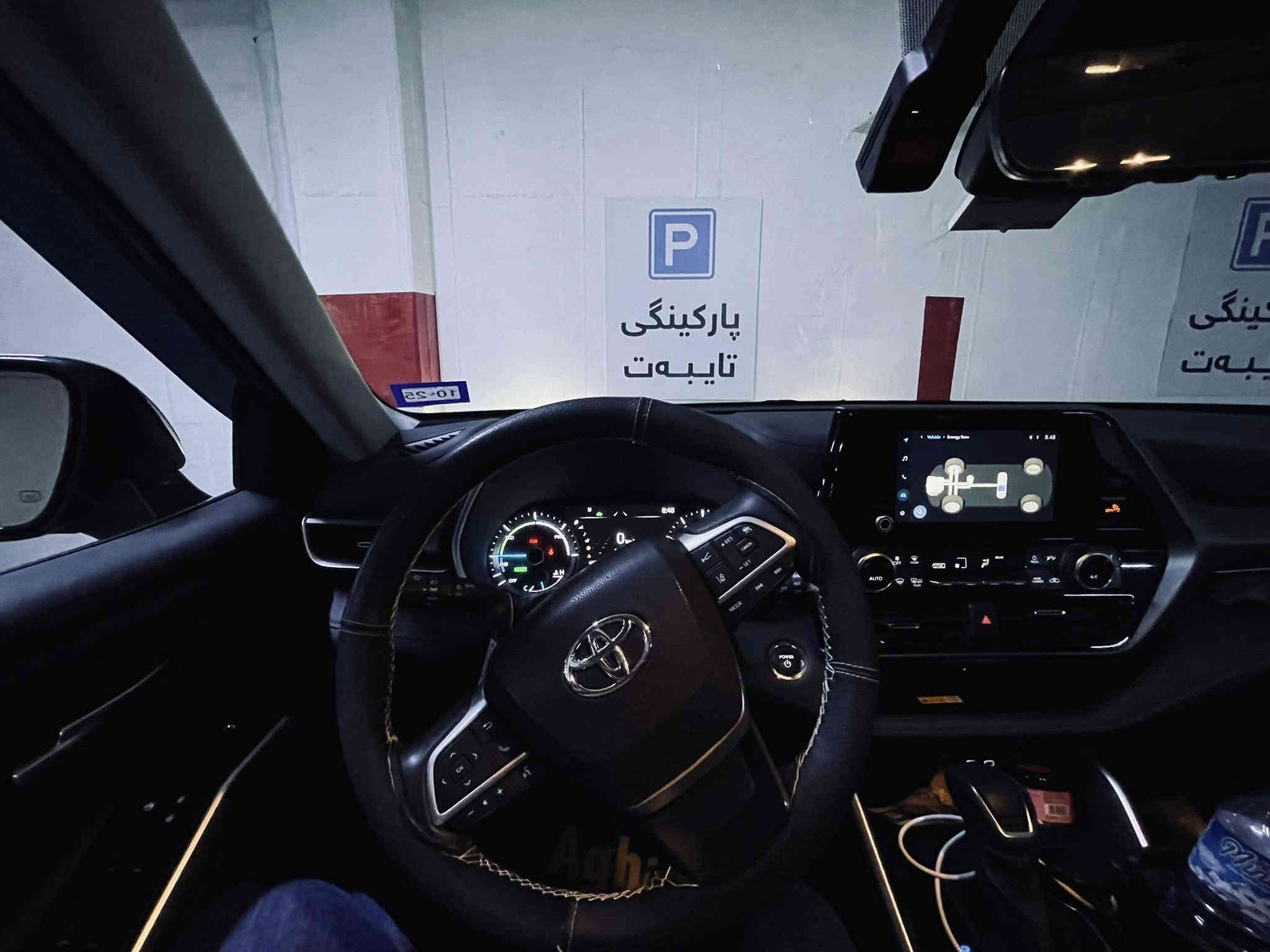 السلام عليكم 
تويوتا هايلاندر  XLE Hybrid 2023
واردي امريكي حادثها خفيف  قطعه وحده فقط بداية البنيد    ايرباك ستيرن وراجع سستم
مواصفات xle 
1-كشنات جلد + كهربائيه
2-كشنات خلفيه منفصل vip
3-سبعة راكب 
4-تبريد 3 قطع   منفصل امامي خلفي  مع تحكم خلفي  منفصل
5- سلايدروف  (فتحه) 
6-ستيرن فول تحكمات من الجهتين  كروس سرعه محافظه ع المسار قياده شبه ذاتيه 
7- نقطة عمياء 
8- رقم بغداد الجديد 
9-كشنات اماميه تادفئه  + مري جانبي تادفئه
10-بردات  بالبيبان الخلفيه 
11-ماشيه mi28.500
12-رقم الشاصي
5TDKARAH2PS528158

رقم تليفون 
*********** 
بي واتس اب 

العنوان المنصور 

السعر 32 الف
