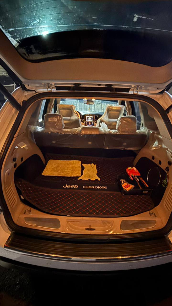 جيب وارد امريكي موديل 17 فئة اللمتد مكانها چكوك او غزالية عارضها 223وبيها مجال صور الحادث مرفقة بالمنشور  بيع او مراوس 
***********
