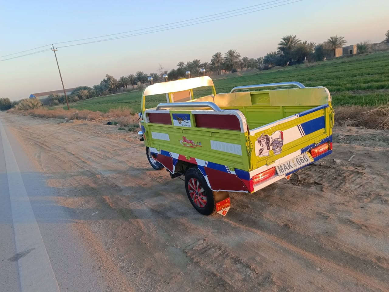 السلام عليكم ستوته للبيع موديل 15 ستوته حلوه على اجازه كهرباء شغاله مقفوله شاصي وركبه اوراق صولي كان ماكينه 22بابل شومري السعر ١٢٥٠ وبيها مجال***********
