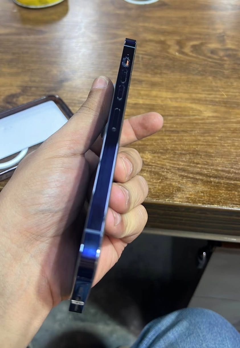 ‏سلام عليكم موبايل 13 Pro ماكس 256 الذاكرة جهاز شخط ما أبي للاستفسار رقم الهاتف ***********
