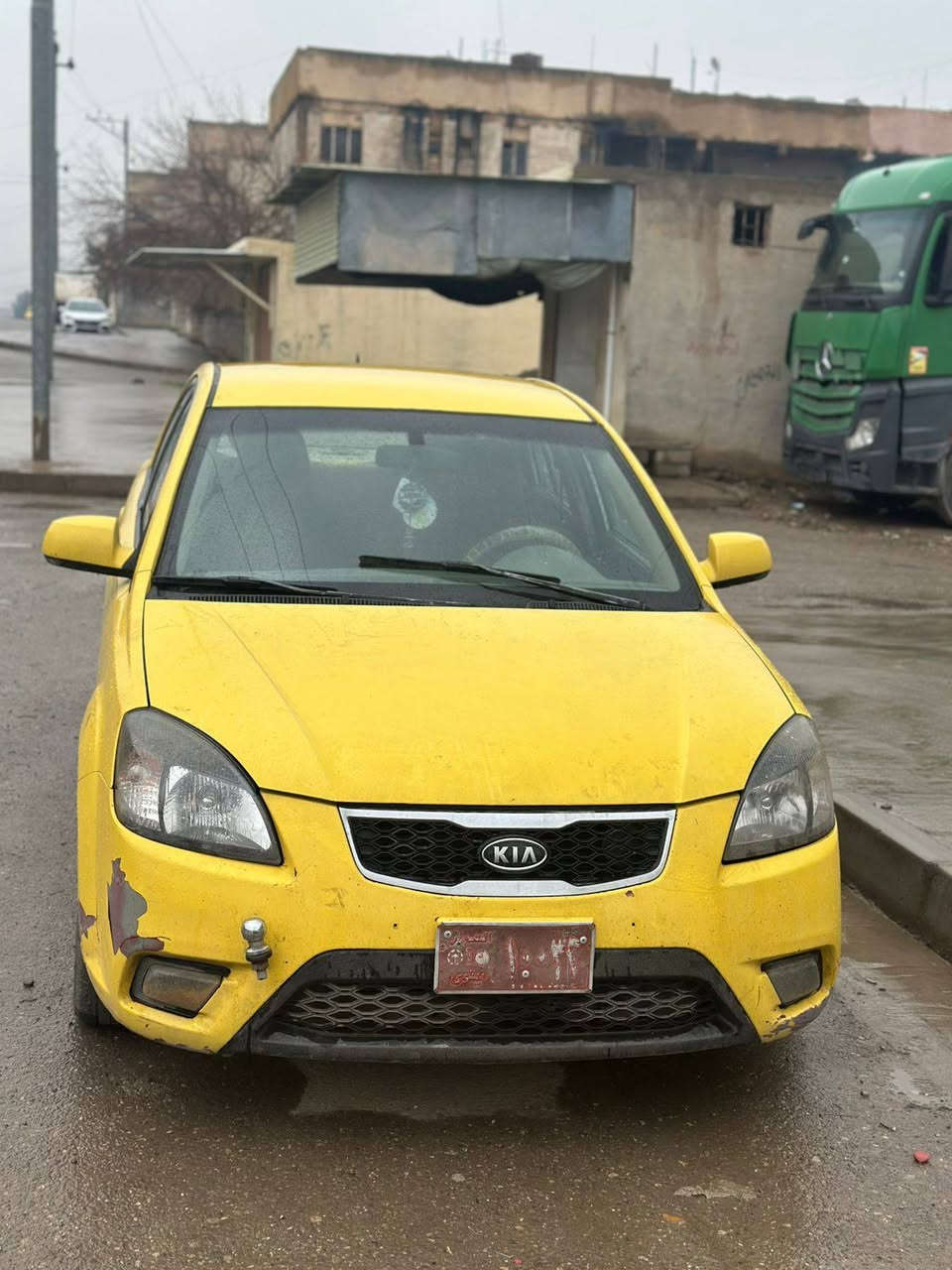 السلام عليكم كيا ريو موديل 2010 محرك كير شرط محرك قبلا ثلاث ايام شديتو مال كصه السياره بدون دواخل رقم احمر القديم  عندي وكاله خاصه من الشرعي ول شرعي متوفي بيها قاصرين ابيع بدون تحويل السعر 50 وبيها مجال رقم الموبايل ***********
