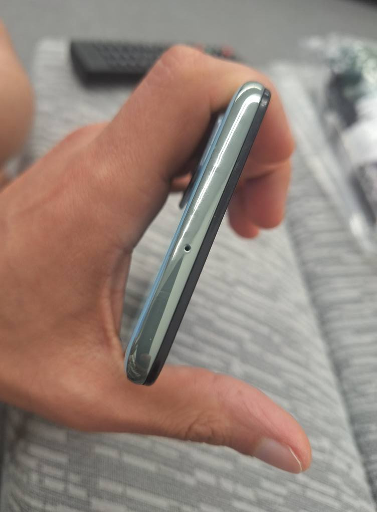 كلكسي a71 
ذاكرة ١٢٨ 
رام ٨ + ٨ 
الجهاز نظيف كلش ما بي زلغ 
مبدل فقط شاشة اصلية وكالة و مضبوطة 
الجهاز كله شغال بدون مشاكل
الجهاز بدون ملحقات
بيع او مراوس
السعر ١٤٥الف
البصرة السراجي البصرة, العراق


**إذا كنت صاحب هذا الإعلان وتريد حذفه لأي سبب، رجاءا أرسل رسالة إلى الدعم الفني**