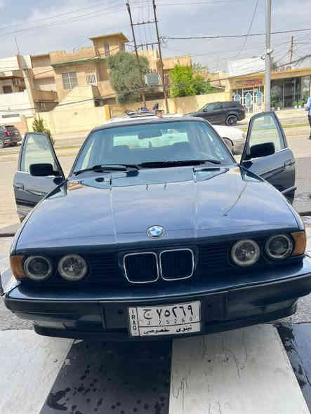 السلام عليكم بي ام 225 السياره نضيفه وبلا ضرر صبغ جماليه فقط  كير توماتيك تبريد شرط ثلج والسياره احله من الصور بهواي الشراي يتصل على الرقم *********** وبيه واتساب
