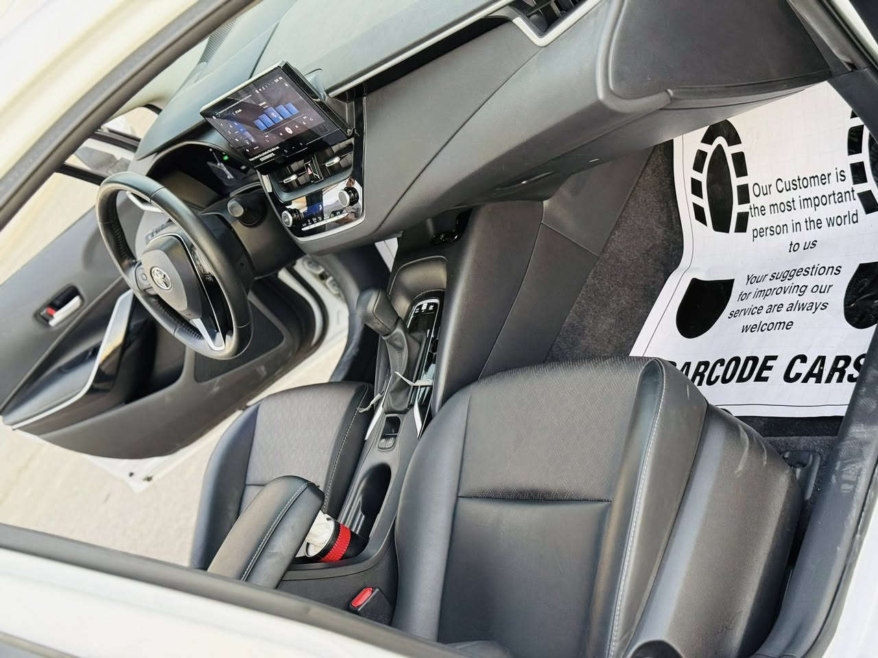 السلام عليكم
كورلا هايبرد 2025 للبيع

فول مواصفات
سلايت 
كراسي جلد اصلي
رادار + تحديد مسار طريق + قيادة ذاتيه 
بصمة تشغيل + دخول ذكي  يدة الباب
هاندر بريك بصمة + اوتو هولد 
كيجات ديجتل 
تبريد بيانو + كامره خلفيه دوارة + كار بلي 
تبريد قطعتين 
لايت زينون عالي ناصي + بروجكتر لد زينون + لد صباحي زينون+ بكلايت لد 
 حساس اطار + حساس مطر + حساس لايت داينمك عالي ناصي اوتو 
يفو مود + مود درايف + مانع انزلاق 
 تحكم  الستيرن كامل مع كروس سرعه
ويل كب  حجم 16

سياره بيه رصعه اسفل الباب باقيه ع وضعه جدا بسيطه
غراض سياره كلهن بجيس بعدهن ممفتوحات 
مكاني بغداد

‏‭0773 489 8688‬
‏‭0790 316 8635‬
‏‭0787 652 9128‬وتساب
