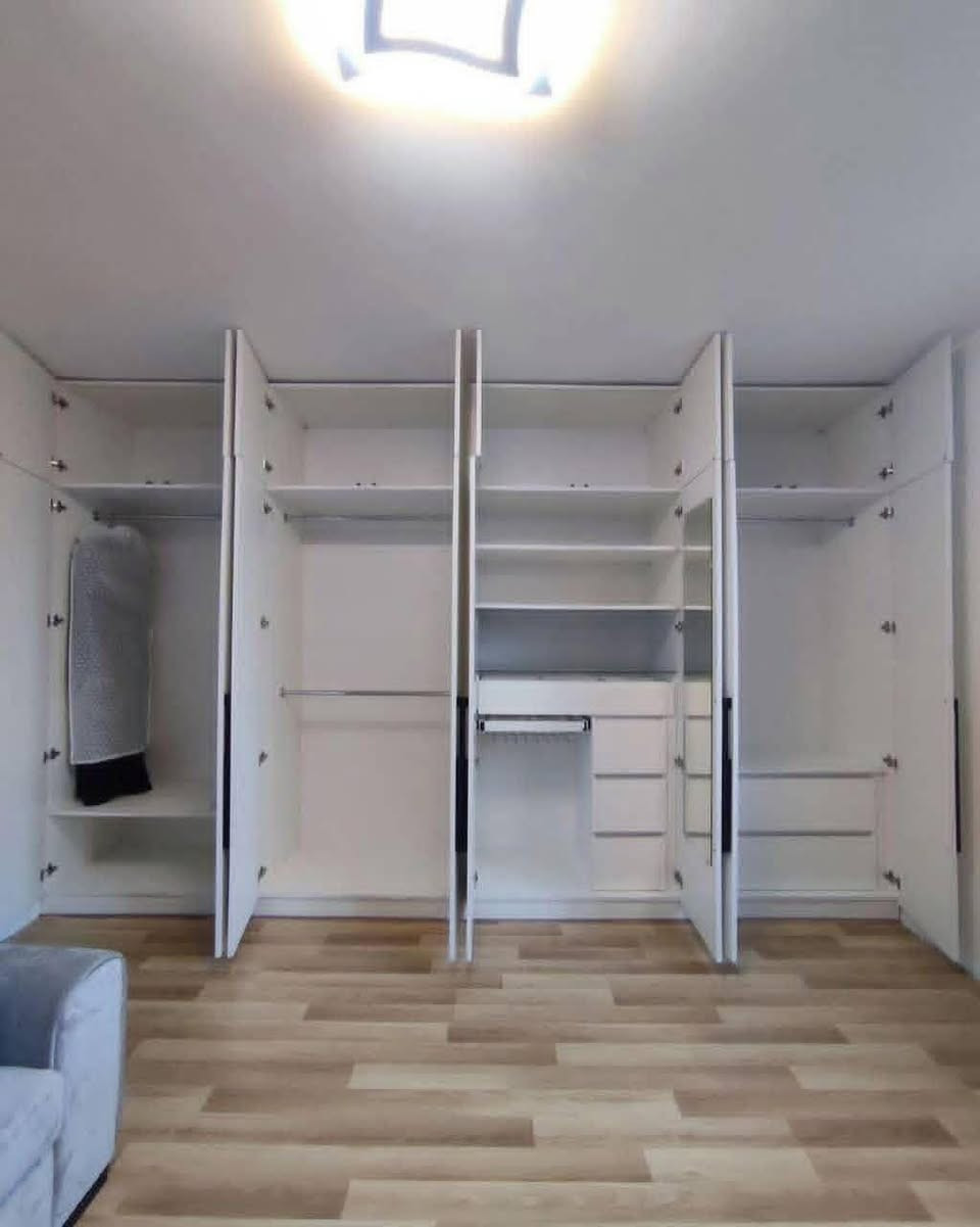 ✨ دريسين روم… مو مجرد خزانة، هذا عالمك الخاص ✨
نصمملك دريسين روم على ذوقك ✨
تفصيل دقيق ✔️
استايل إيطالي عصري ✔️
استغلال مثالي للمساحة ✔️
👗🧥 كل قطعة بمكانها… وكل تفصيل يحچي فخامة
من التصميم إلى التنفيذ، شغلنا تسليم مضمون وجودة عالية
📍 معمل الأثاث الإيطالي
واسط – قضاء الزبيدية
خلف محطة الوقود – مجاور مدرسة سكينة
📞 للحجز والاستفسار:
***********
💬 اكتب لنا بالكومنت:
تحب الدريسين روم يكون مفتوح لو مغلق؟ 👇
وخلي التصميم علينا ✨
