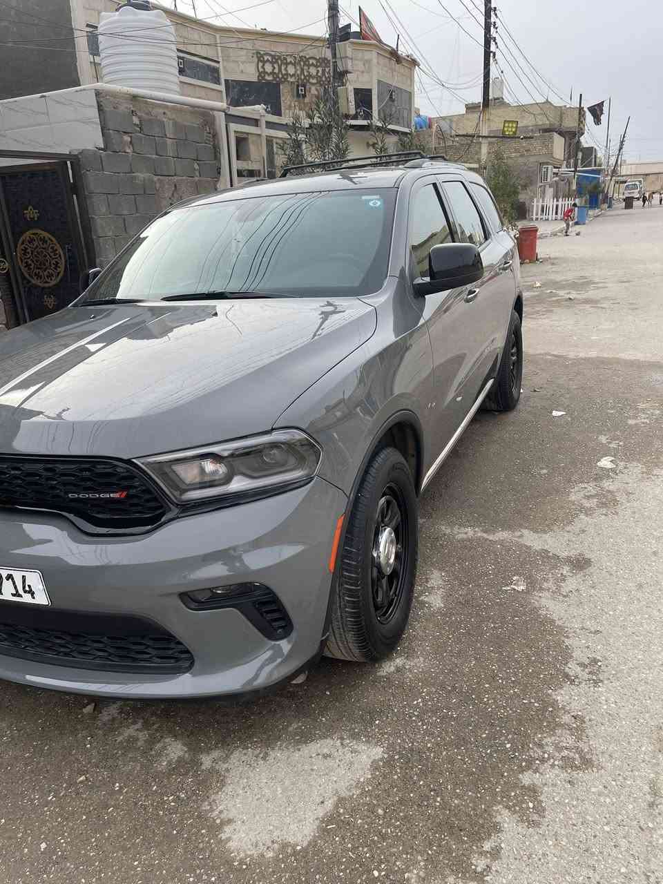 السلام عليكم دورنكو2024 بوليسي رقم بغداد ماشيه 21 الف كيلو وليس مايل حادث كما موضح بالصور مبدل جاملغ  فقط وصبغ نصف البنيد والباب محرك هيمي 5700 كير 1000 تعليك السعر 240 للستفسار اكثر ***********
